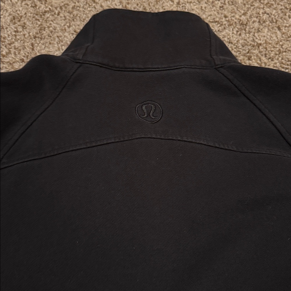 Lululemon Scuba 1/4 zip - Picture 3 of 4